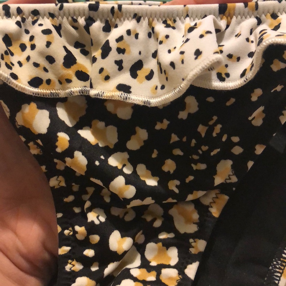 Victoria’s Secret bikini 👙 - Picture 2 of 4